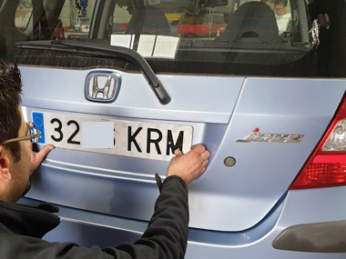 Honda Jazz has new Spanish number plates fitted at our workshop in Murcia Honda Jazz with new Spanish plates